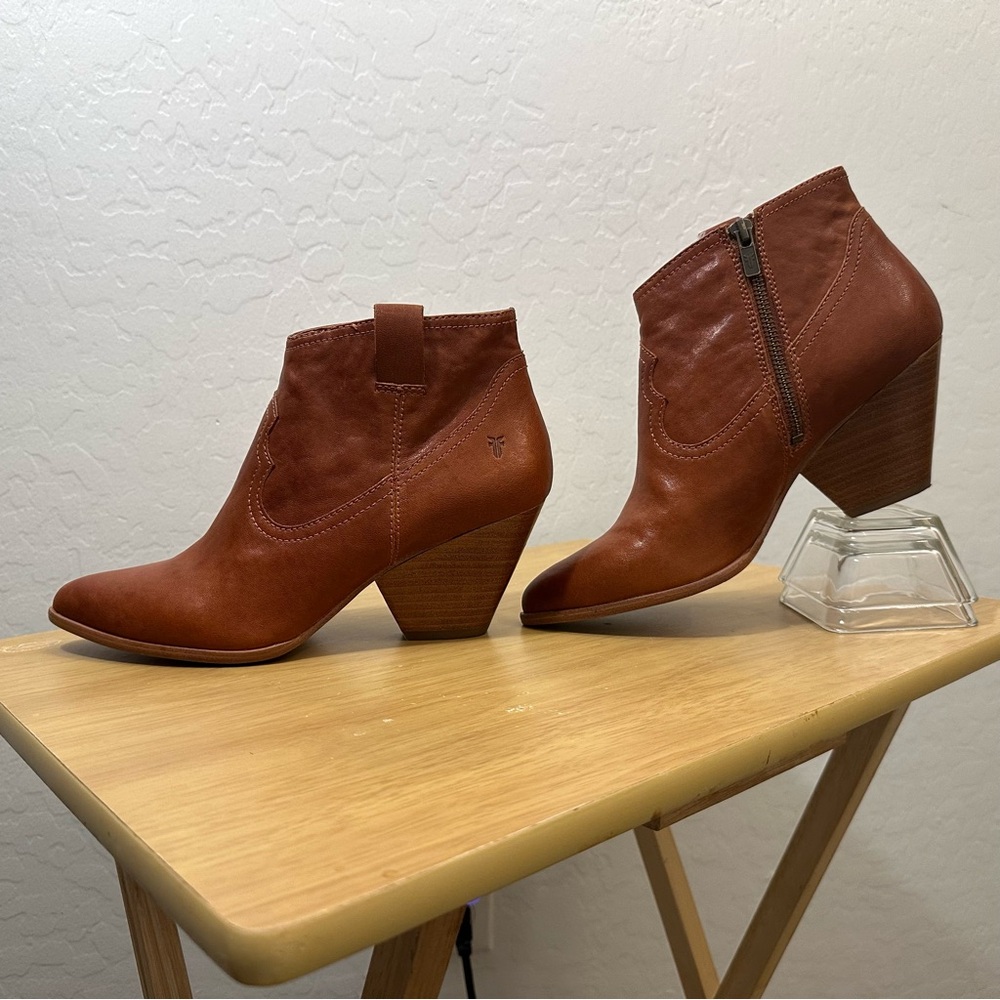EUC- Frye Brown Leather Ankle Booties